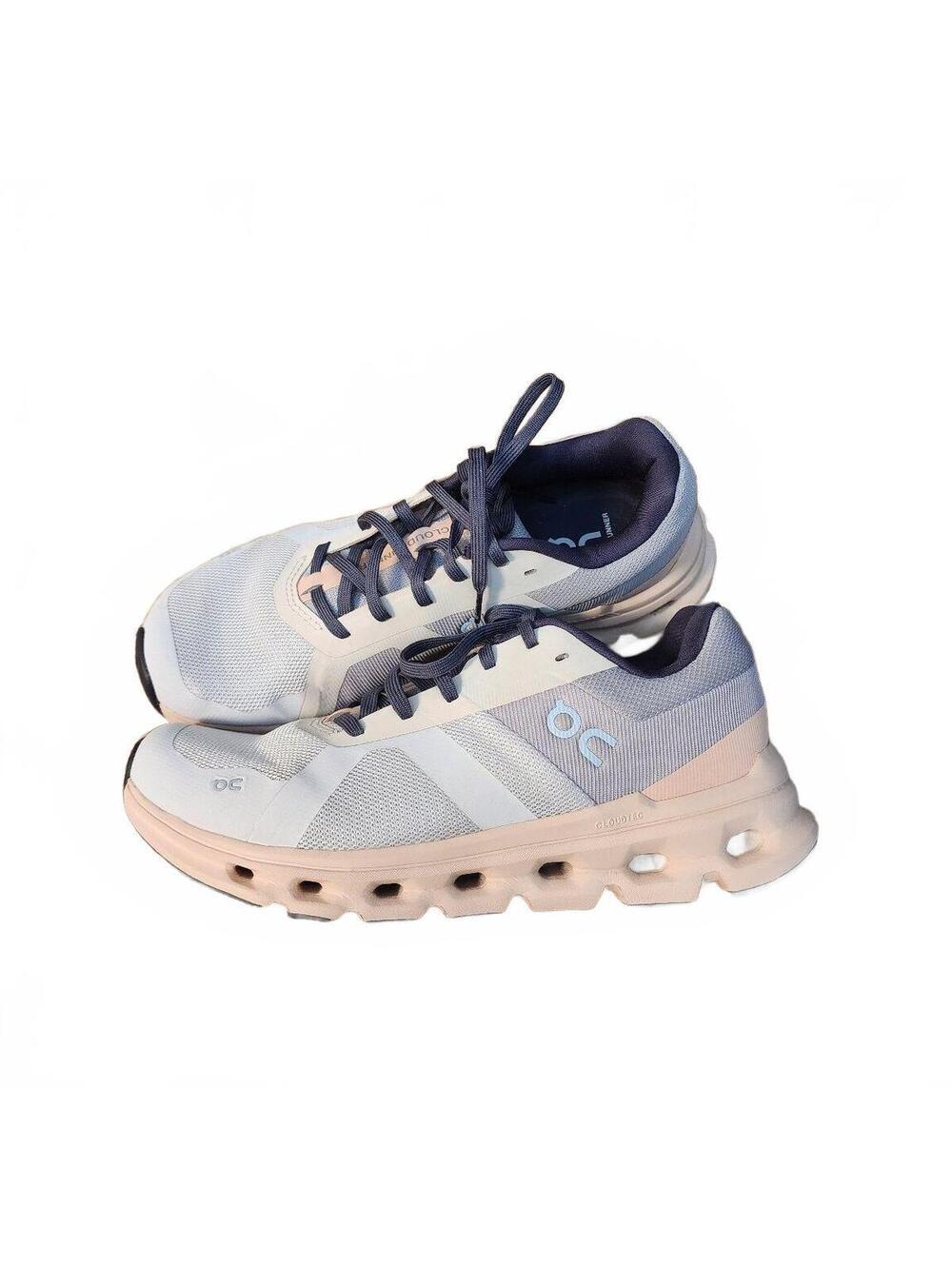 Size 7,5 On Cloud Running Shoes in Light Gray and Peach with Black Laces,